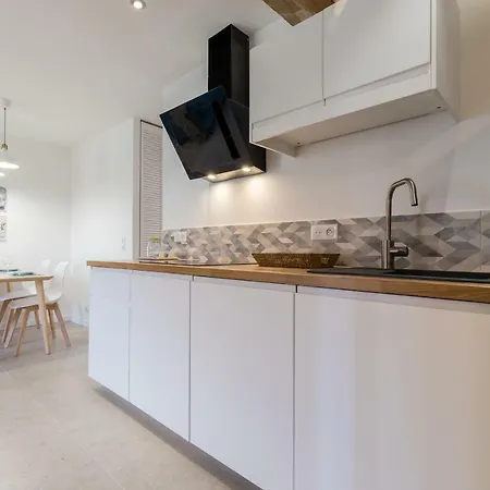 Apartment Migrainier Cote Cour *